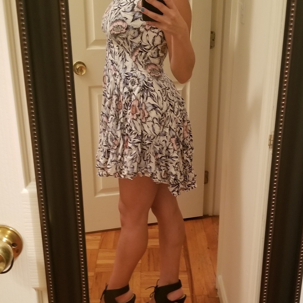 Dress - Picture 3 of 4